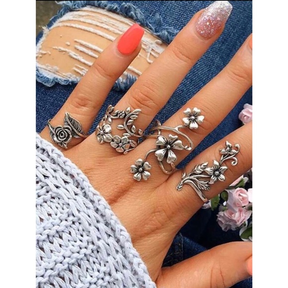 SHEIN Jewelry - Spiral Flower Wrap Ring Set (4pcs)